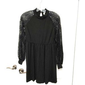 Beautiful black dress lace sleeves size medium crew neck